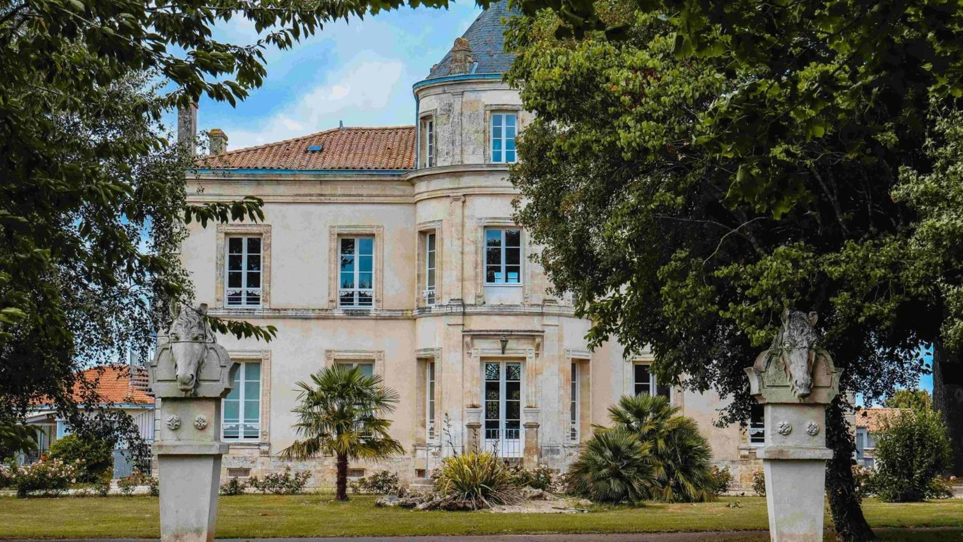 Gite L'Oree Des Buis, Piscine Privatisable Vouille  ภายนอก รูปภาพ